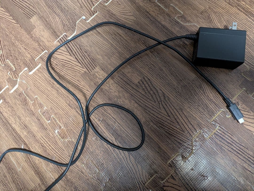 Nintendo Switch ピカブイ中古本体セット　ジョイコン無し