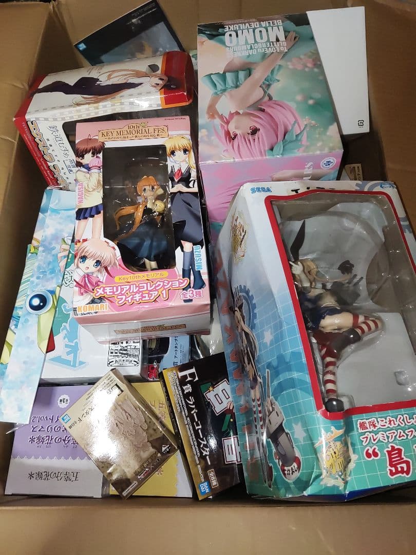アニメグッズ　超大量まとめ売り　（ダンボール120サイズ程度）
