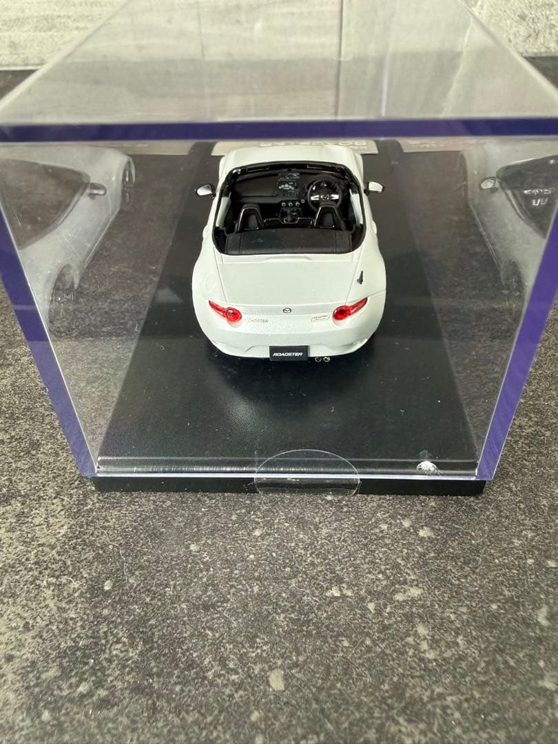 【美品】　マツダ　NDロードスター　1/43スケール　ミニカー