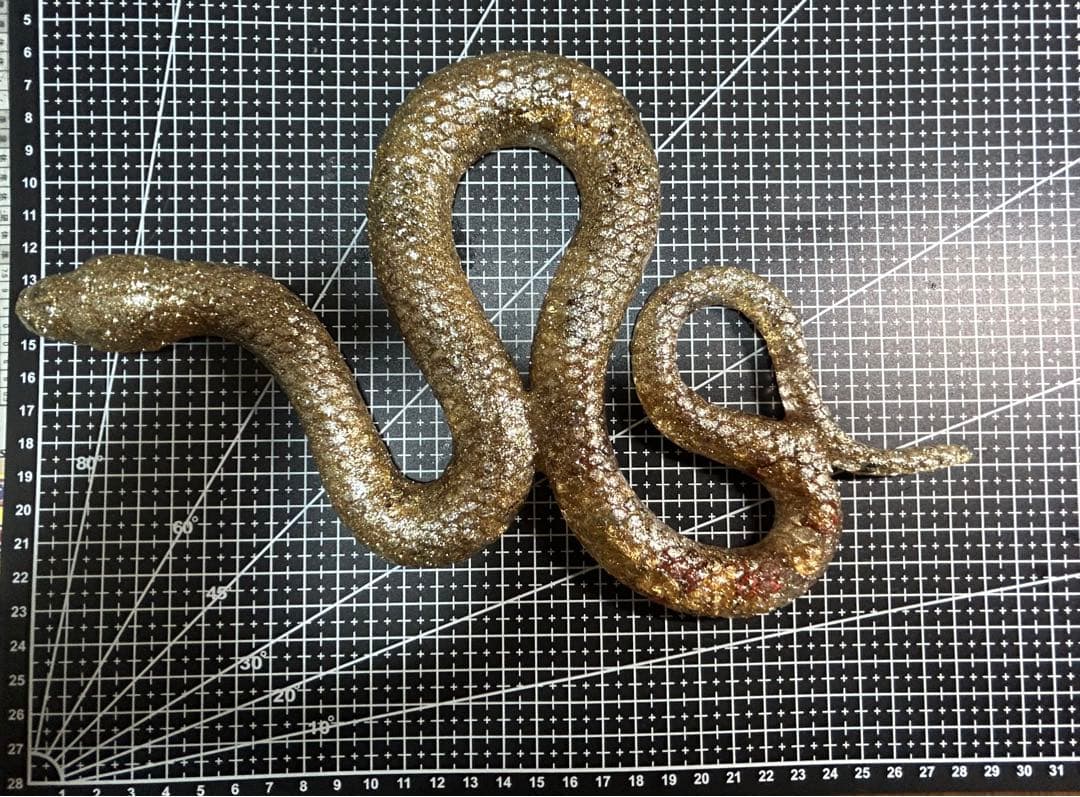 オルゴナイト 白蛇の抜け殻 開運 魔除け 金運 家内安全