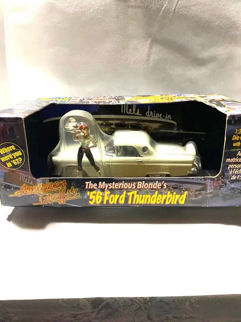 アメリカングラフィティ レベル 56サンダーバード with フィギア 1:25