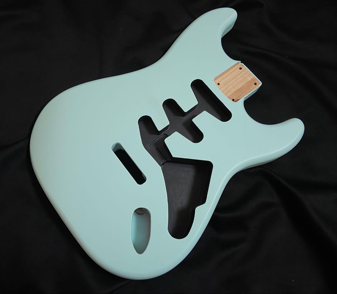 ストラトキャスター タフネブルーアルダーボディ（No37）サテン塗装