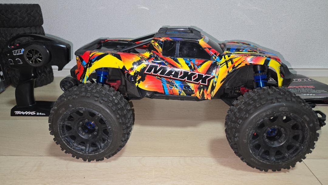 トラクサス　マックス　TRAXXAS　MAXX　ほぼフルオプション仕様。