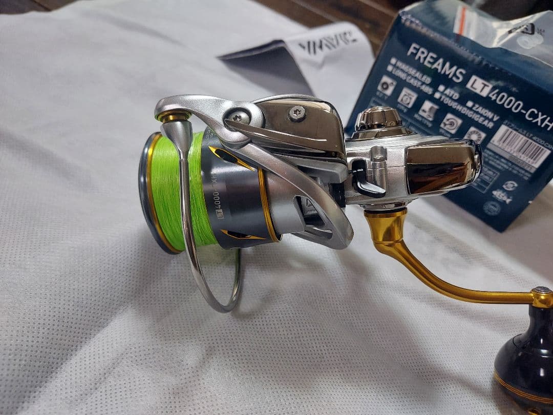 DAIWA 21フリームスLT4000-CXH スピニングリール
