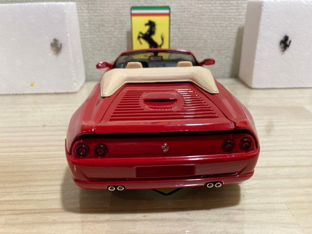 ミニカー FERRARI F 355 SPIDER 1:18