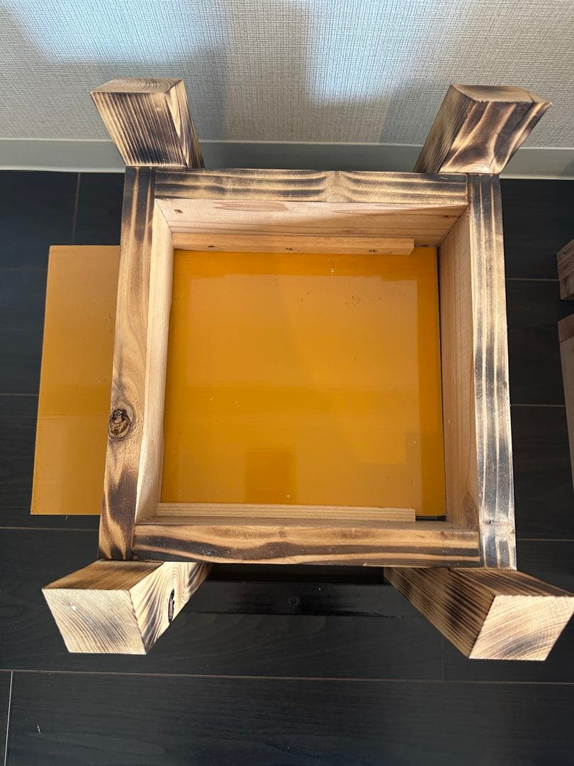 日本蜜蜂　高床式巣箱