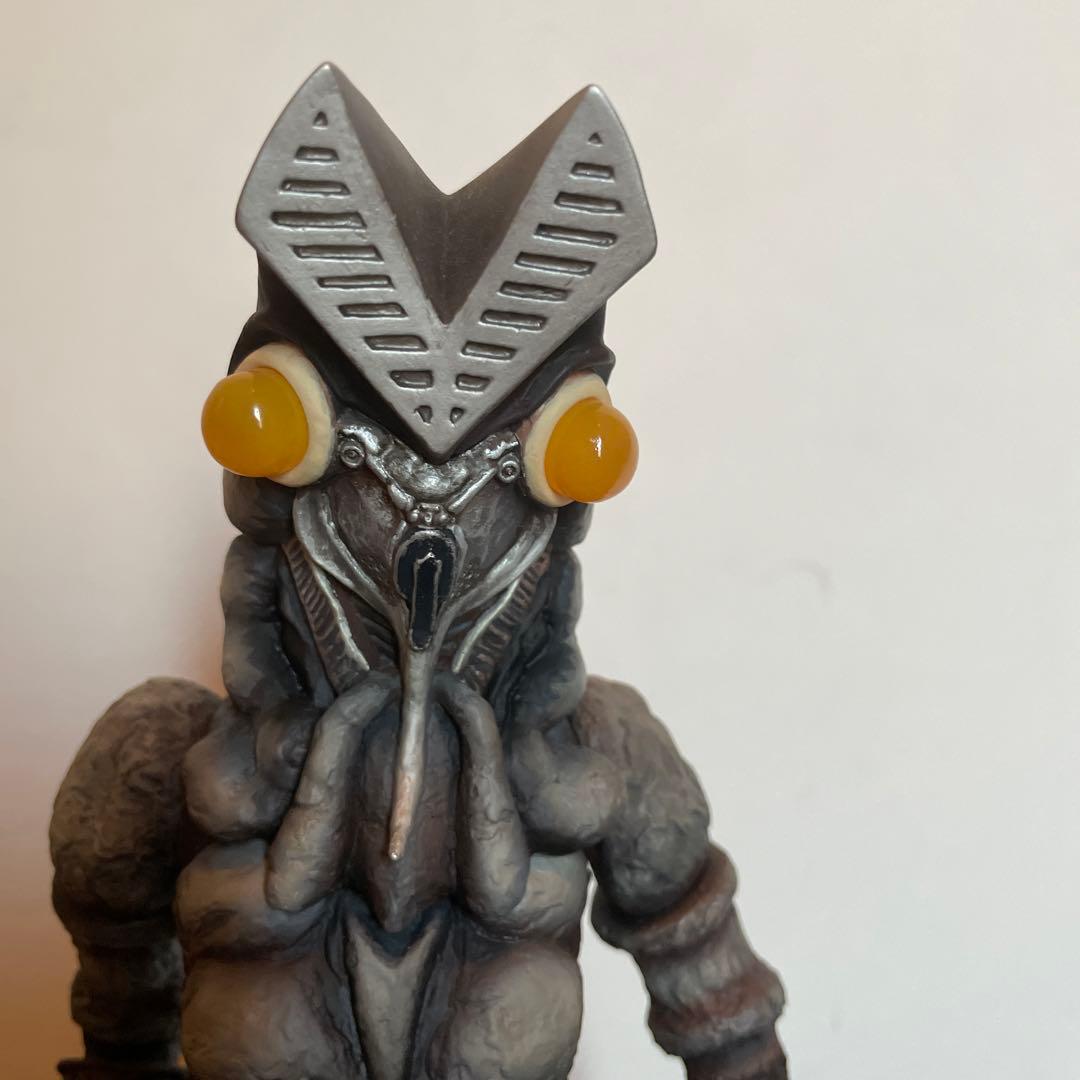 バルタン星人　フィギュア　夜間バージョン