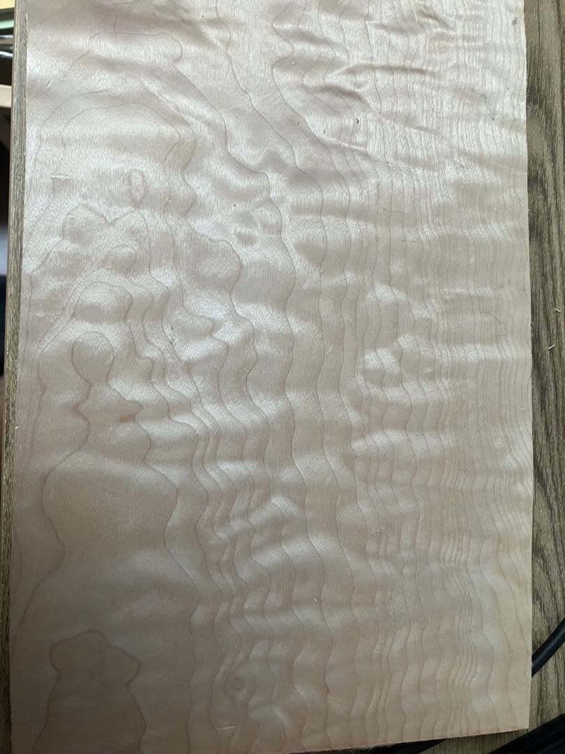 キルトメイプル木材(エレキトップ)