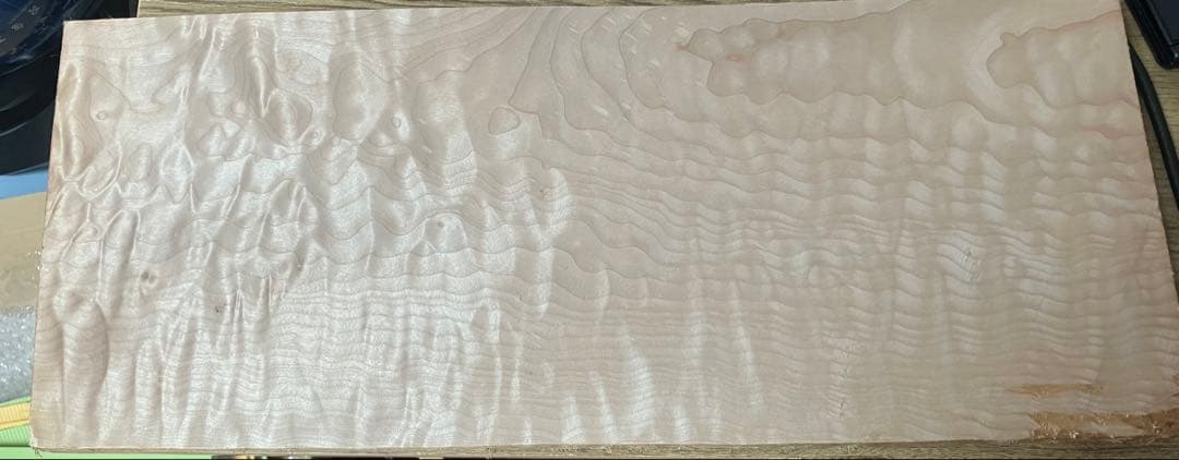 キルトメイプル木材(エレキトップ)