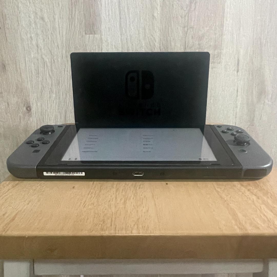 Nintendo Switch 本体 コントローラー・充電スタンド付き