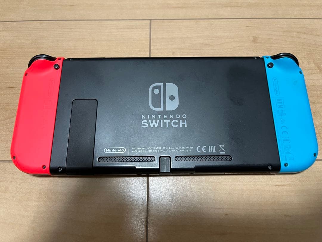 Nintendo Switch 本体　ソフト3本　ホリパッド　セット