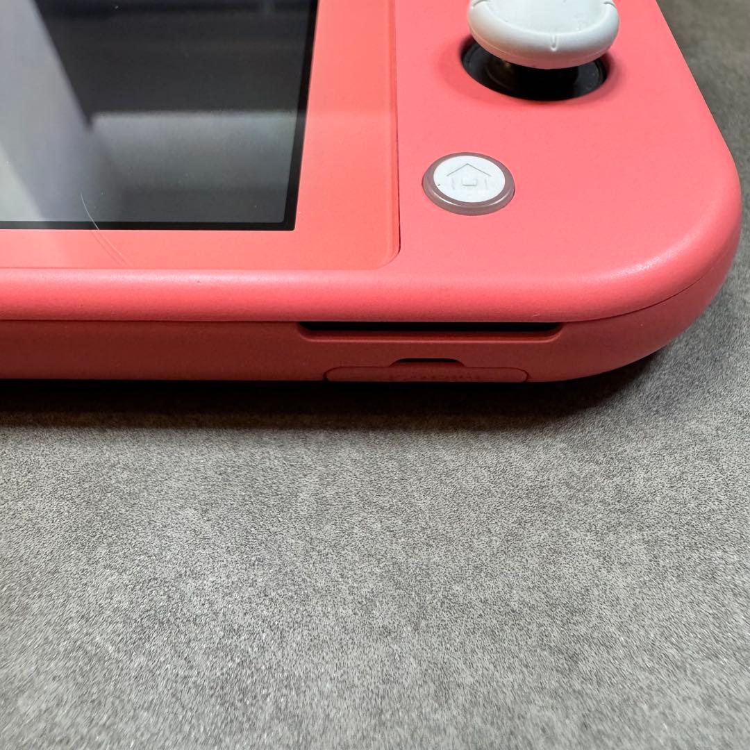 Nintendo Switch Liteコーラルとあつまれどうぶつの森