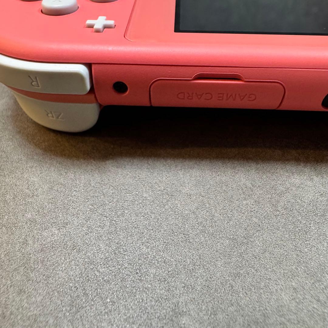 Nintendo Switch Liteコーラルとあつまれどうぶつの森
