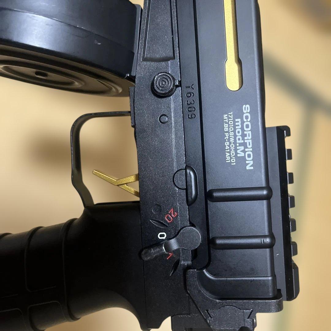 S*U様 東京マルイ　スコーピオン　ゴールデン　デルタフォースサイレンサー　ドラ