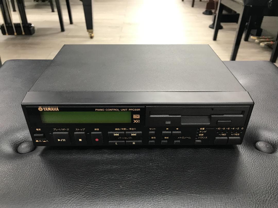 ★68336【アップライトピアノ】YAMAHA　YUS3SEB