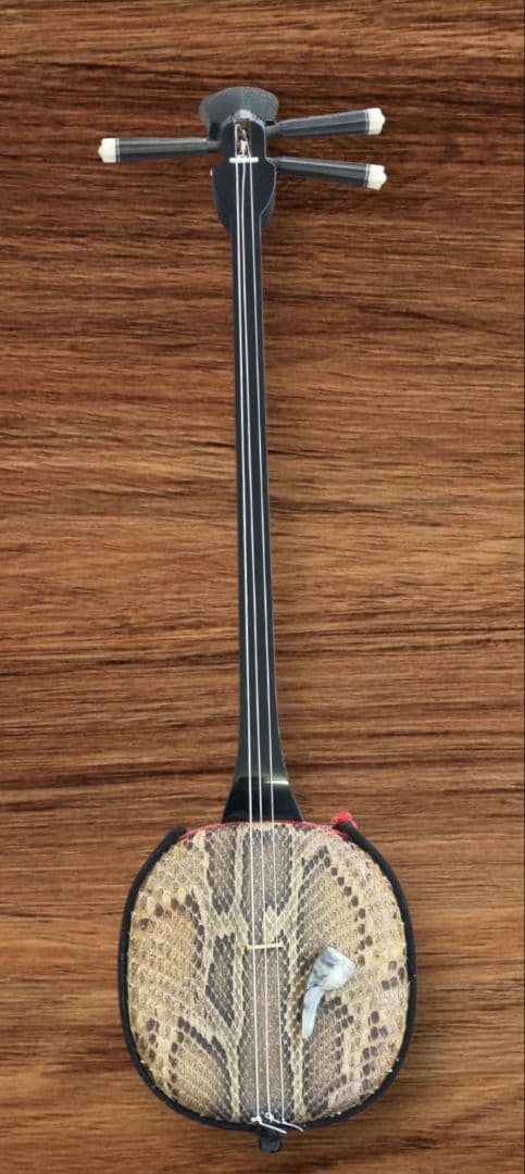 ヘビ皮三線 専用ケース付き 沖縄