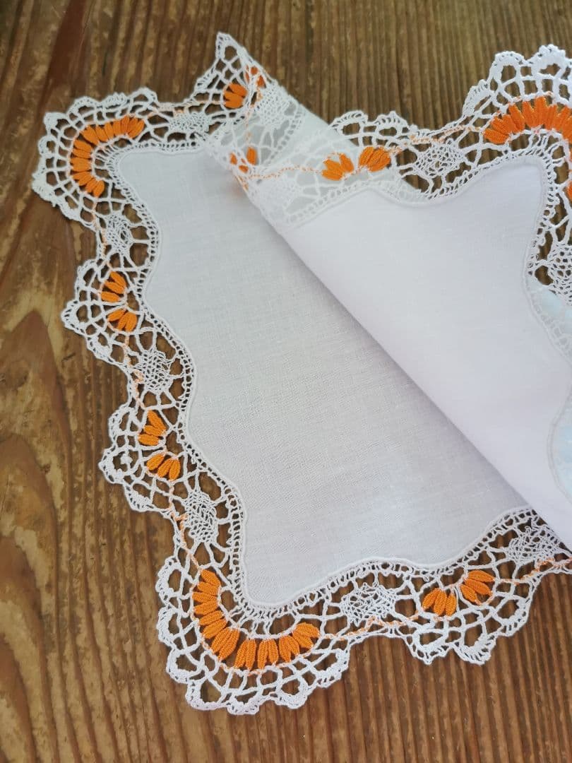 アンティークフランス 透かしレース スカラップフリル装飾 リネンクロス ドイリー