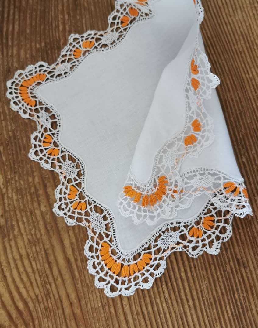アンティークフランス 透かしレース スカラップフリル装飾 リネンクロス ドイリー