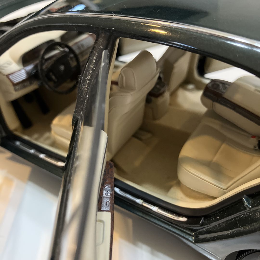 【非売品】 7シリーズ　1／18ダイキャストミニカー