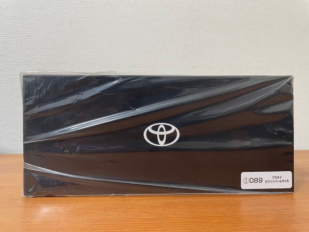 トヨタ 新型アルファード　非売品ミニカー ケース付き