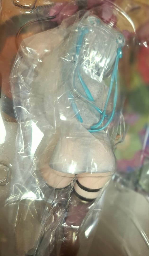 女性アイドル風キャラクター フィギュア台箱付き