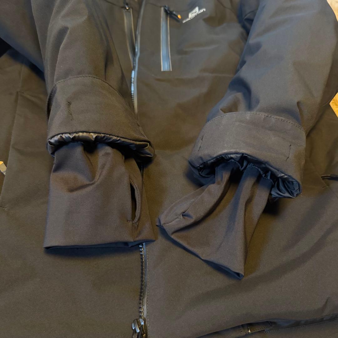 moca様　SALOMON 　スキーウェア　ダウンジャケット　フード付　ブラック