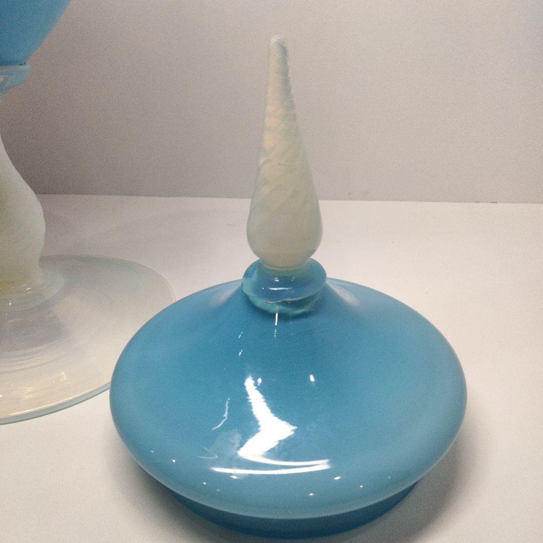 P265　大正ガラス蓋物 白乳ブルー蓋壺 高さ33㎝ 直径13㎝