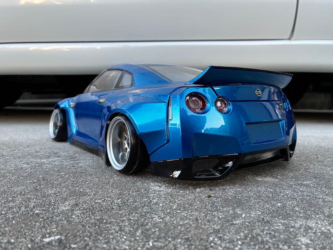 アディクション　R35-gtr ラジコンボディ