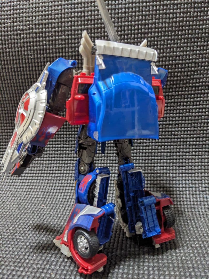 SDCC2017限定　 オプティマスプライム　中古品　追加武装+おまけ付き