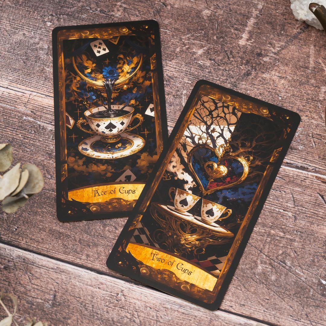 【訳あり特価】正規品タロットカード✨超美麗✨希少品 ダークなアリスの世界のデッキ