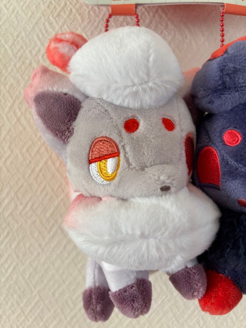 ポケモンセンター限定ぬいぐるみ　にたものどうし　ライチュウ　ゾロア　2種セット