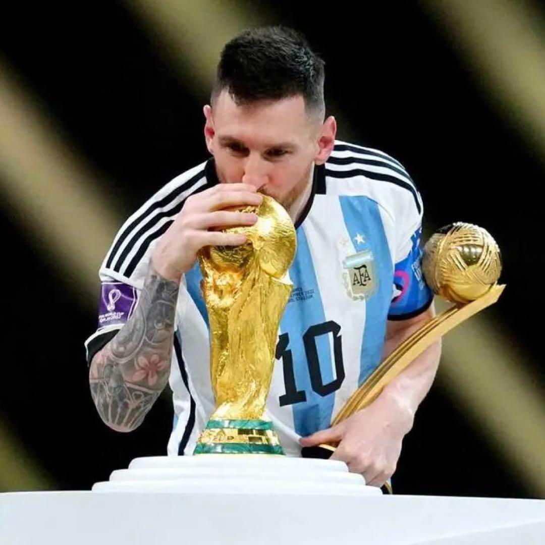 正規品　メッシ　2022カタールW杯　アルゼンチン　オーセンティックユニフォーム