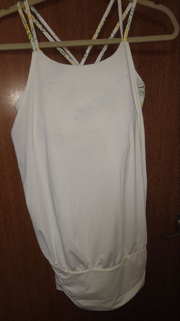 SUKALA スプリングフラワーカバーキャミソール