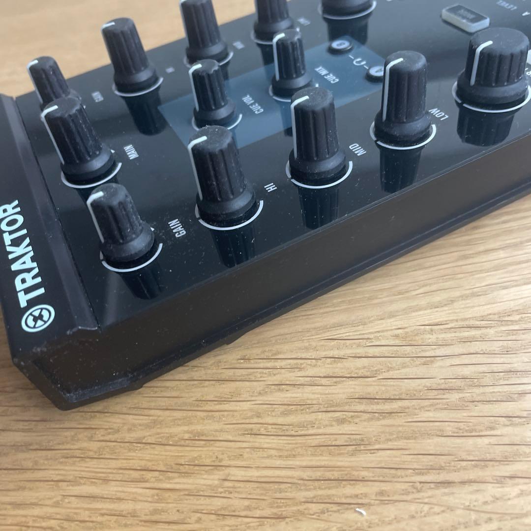 TRAKTOR KONTROL Z1 DJコントローラー