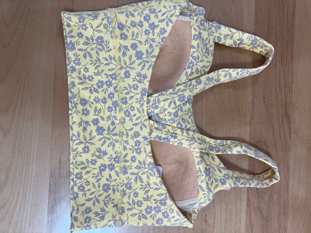 emmi ヨガウェア　上下セット 花柄 ヨガウェア ブラトップとレギンスセット