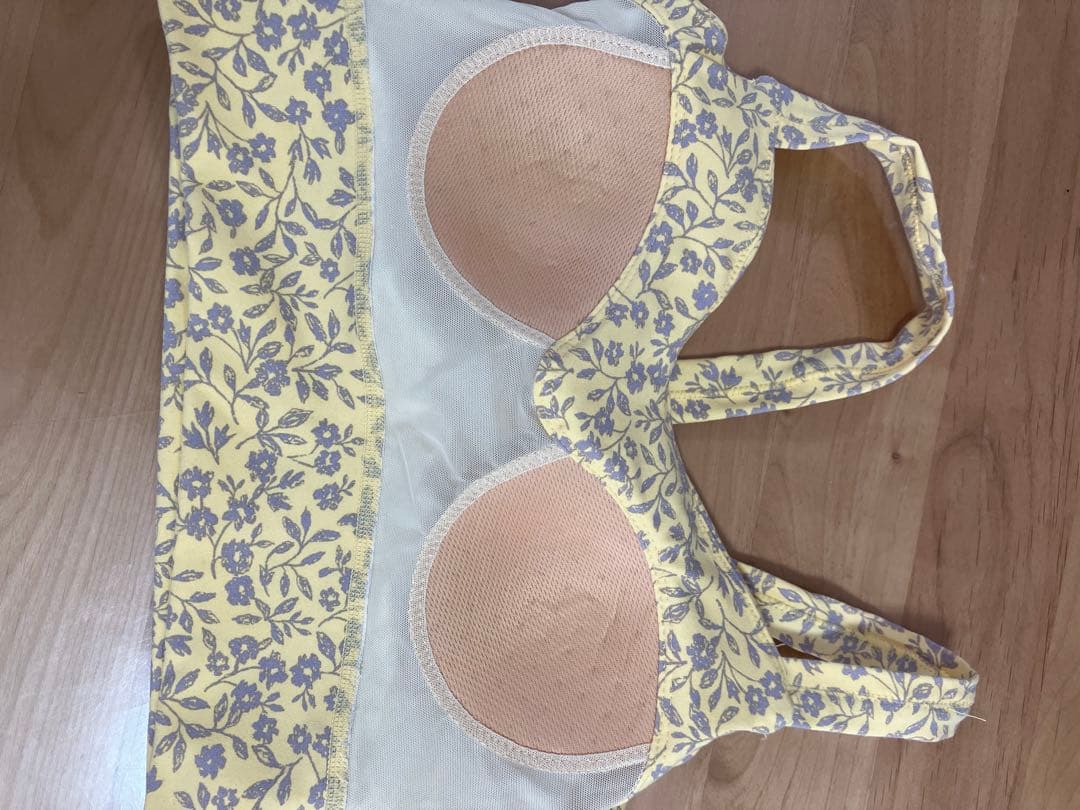 emmi ヨガウェア　上下セット 花柄 ヨガウェア ブラトップとレギンスセット