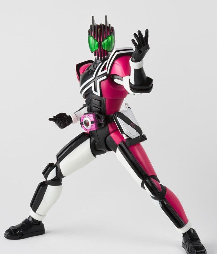 S.H.Figuarts真骨彫製法 仮面ライダーディケイド ネオディケイドライバ