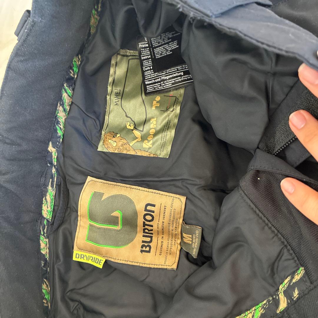 BURTON キッズ Black 迷彩ポイント　上下セット