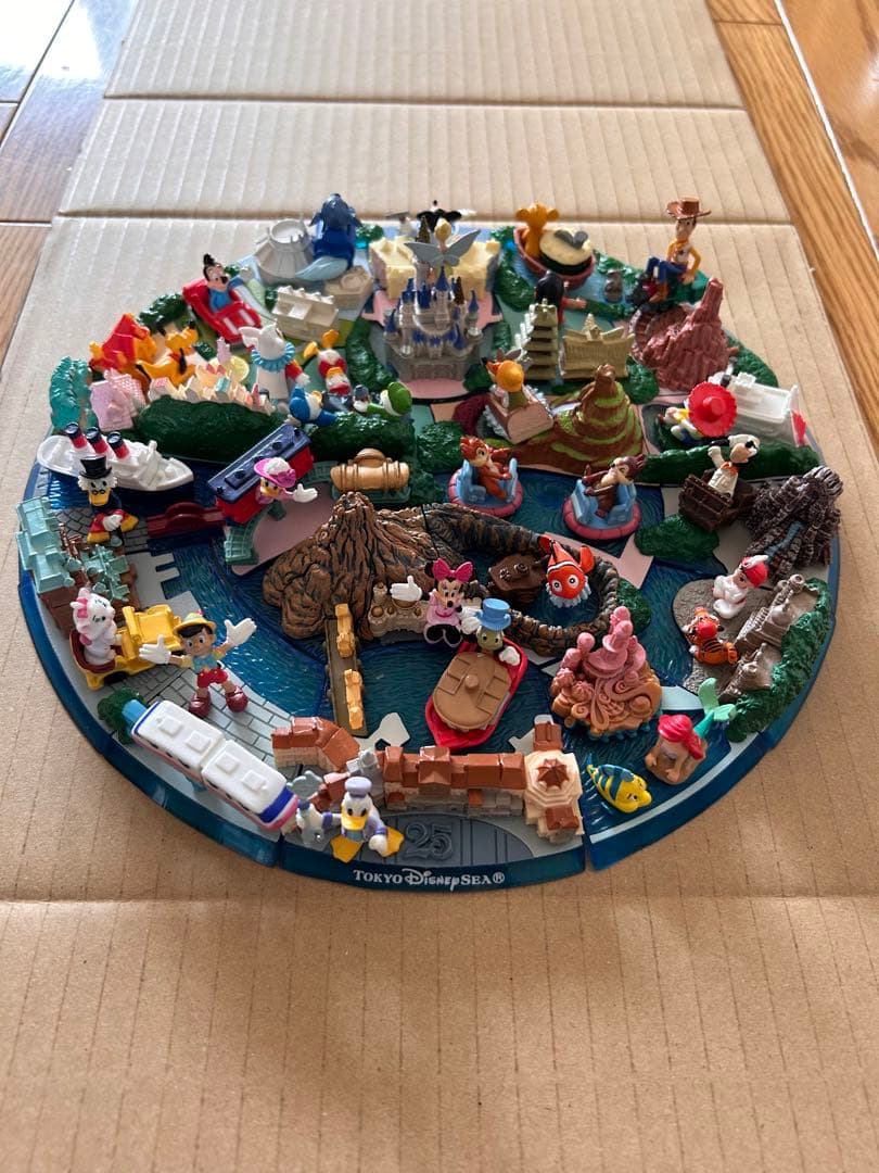 非売品　東京ディズニーリゾート25周年記念 ジオラマフィギュア