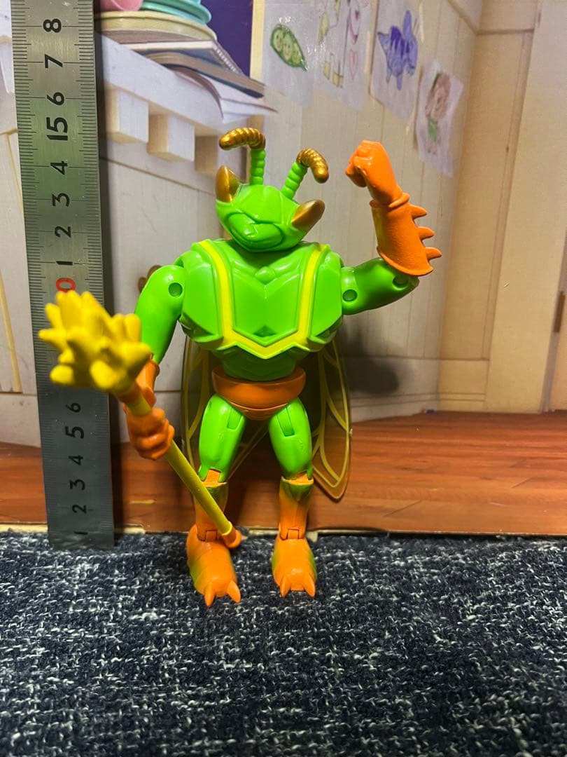 ディズニー　トイストーリー　トゥイッチ　アクションフィギュア　武器付き