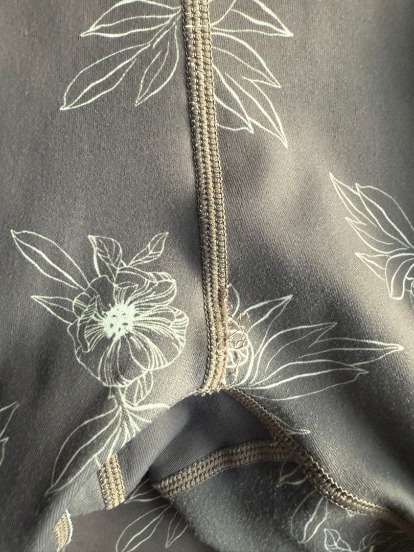 ★SUKALA フラワープリントカバータンクトップ Mサイズ★