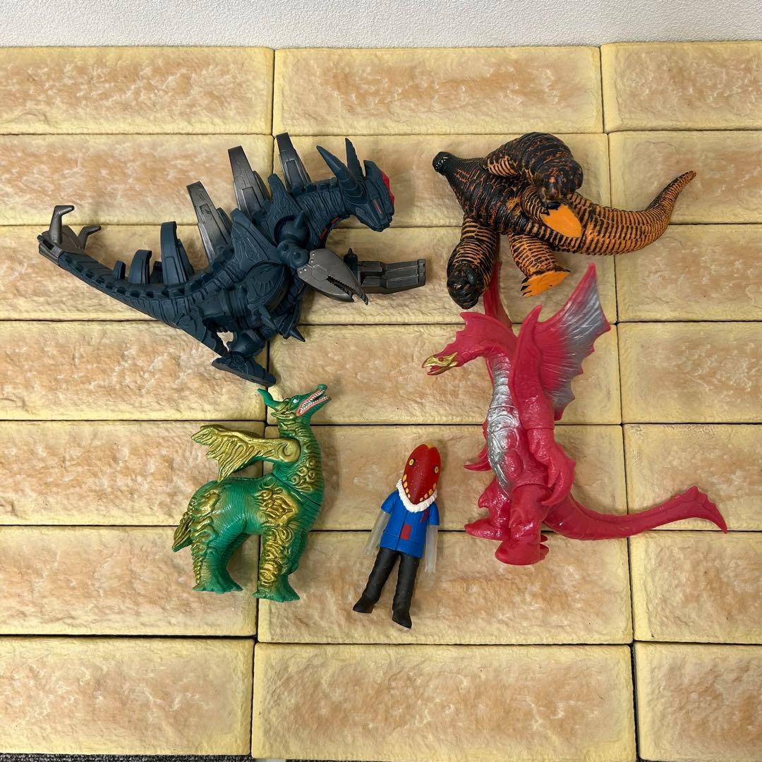 ウルトラマン　怪獣フィギュア 15体セット