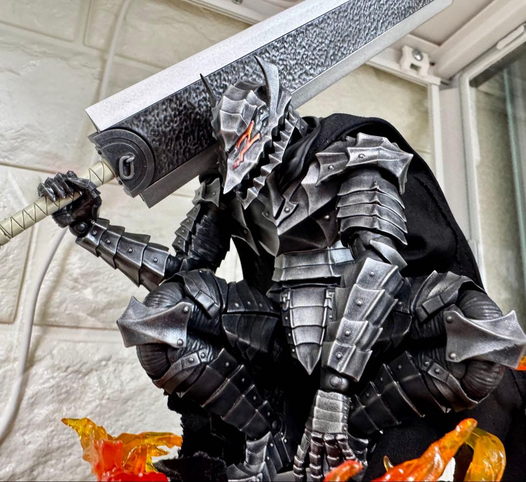 PLAMATEA ガッツ 狂戦士の甲冑　塗装済み完成品