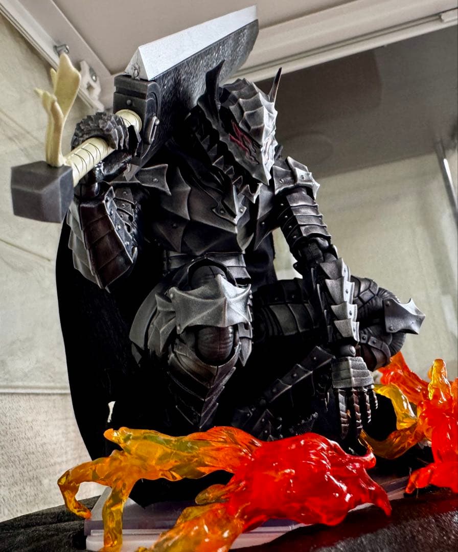 PLAMATEA ガッツ 狂戦士の甲冑　塗装済み完成品