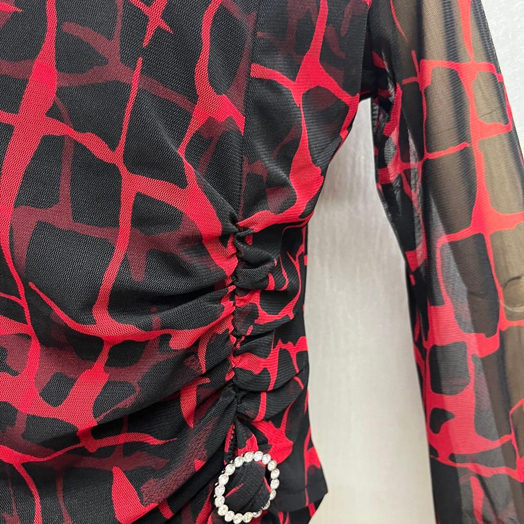 新品 JOAN トップス 黒地に赤 サイズL