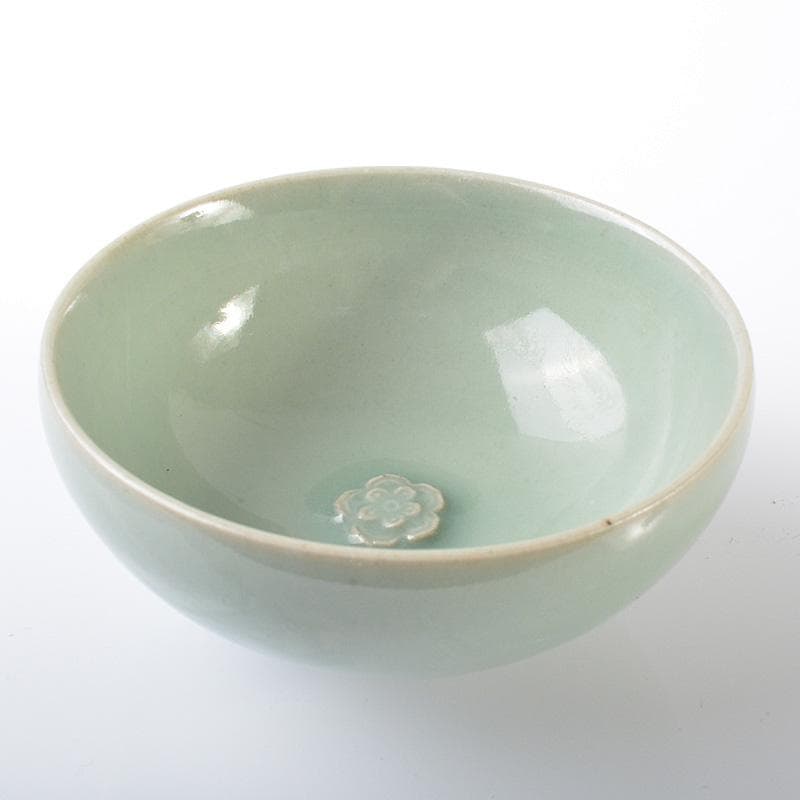 中国　龍泉窯　粉青磁　花刻　茶碗　M　R6128