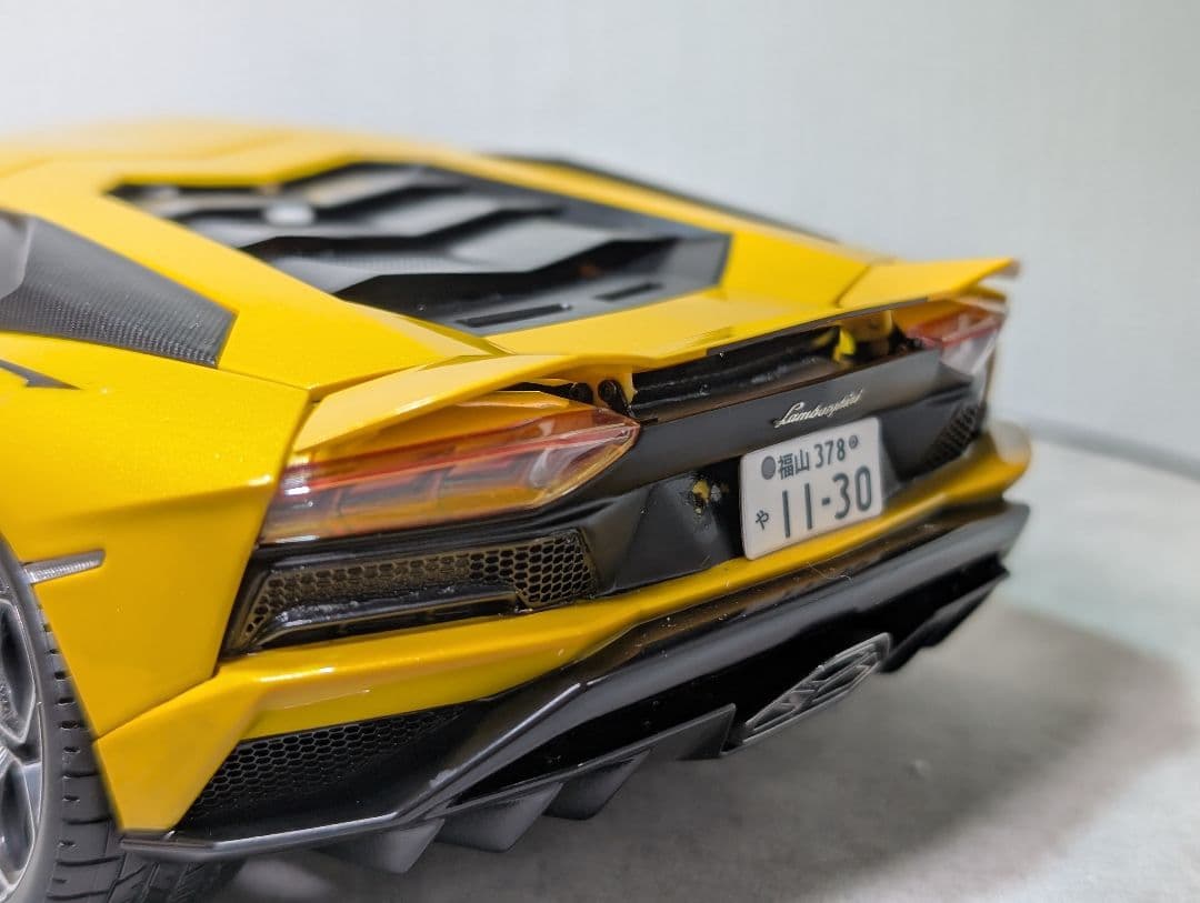 【カスタム】1/18 ランボルギーニ アヴェンタドール LP740-4 S
