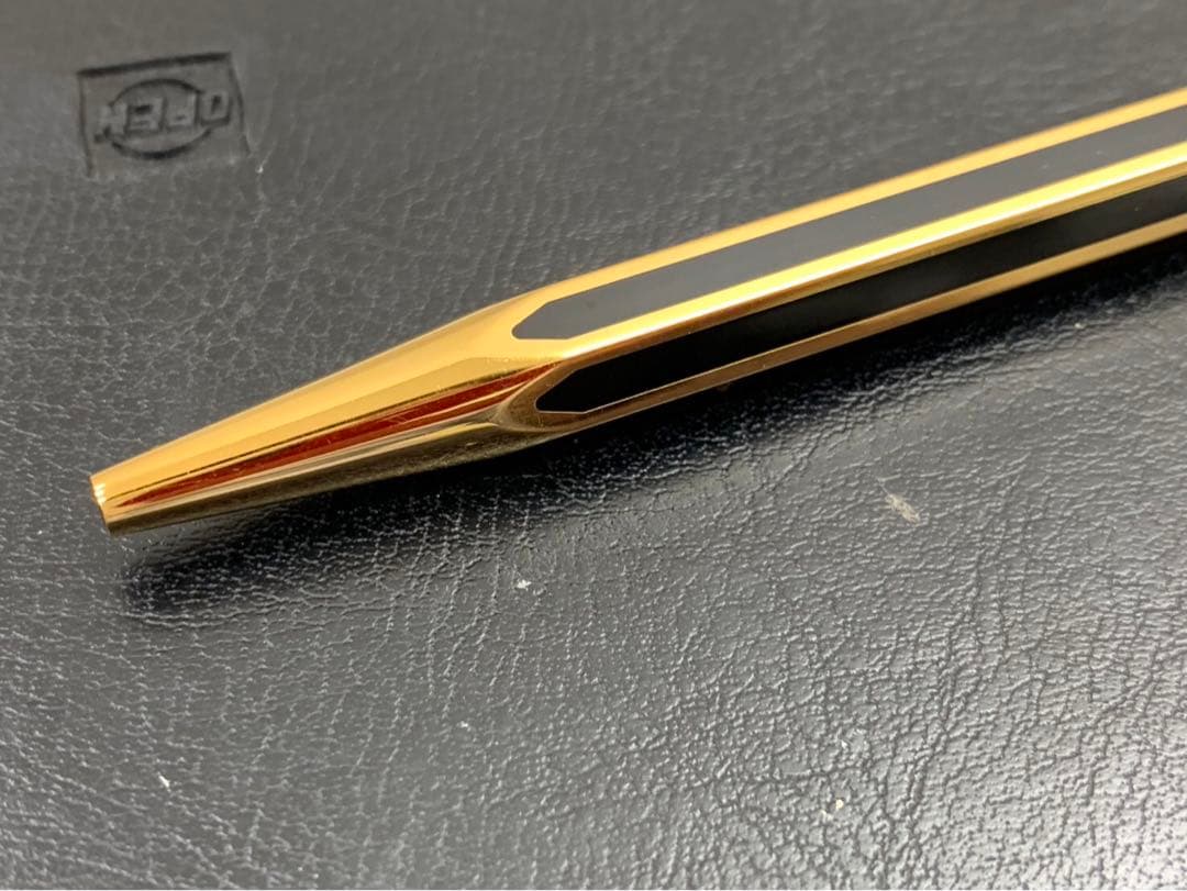 筆記OK良品 カランダッシュ ボールペン ストライプ 金黒 ノック式 青 GP