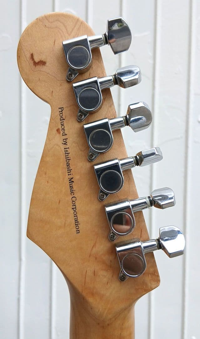 Mavis　ストラトタイプエレキギター　H-S-H