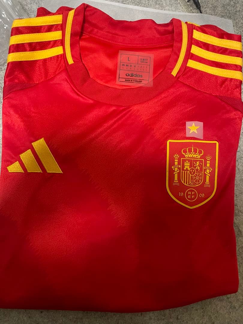 2024年スペイン代表ホームユニフォーム